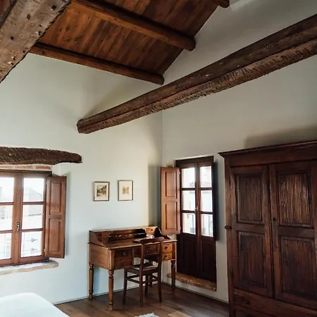Castello Di Vaglio Serra מלון דירות *